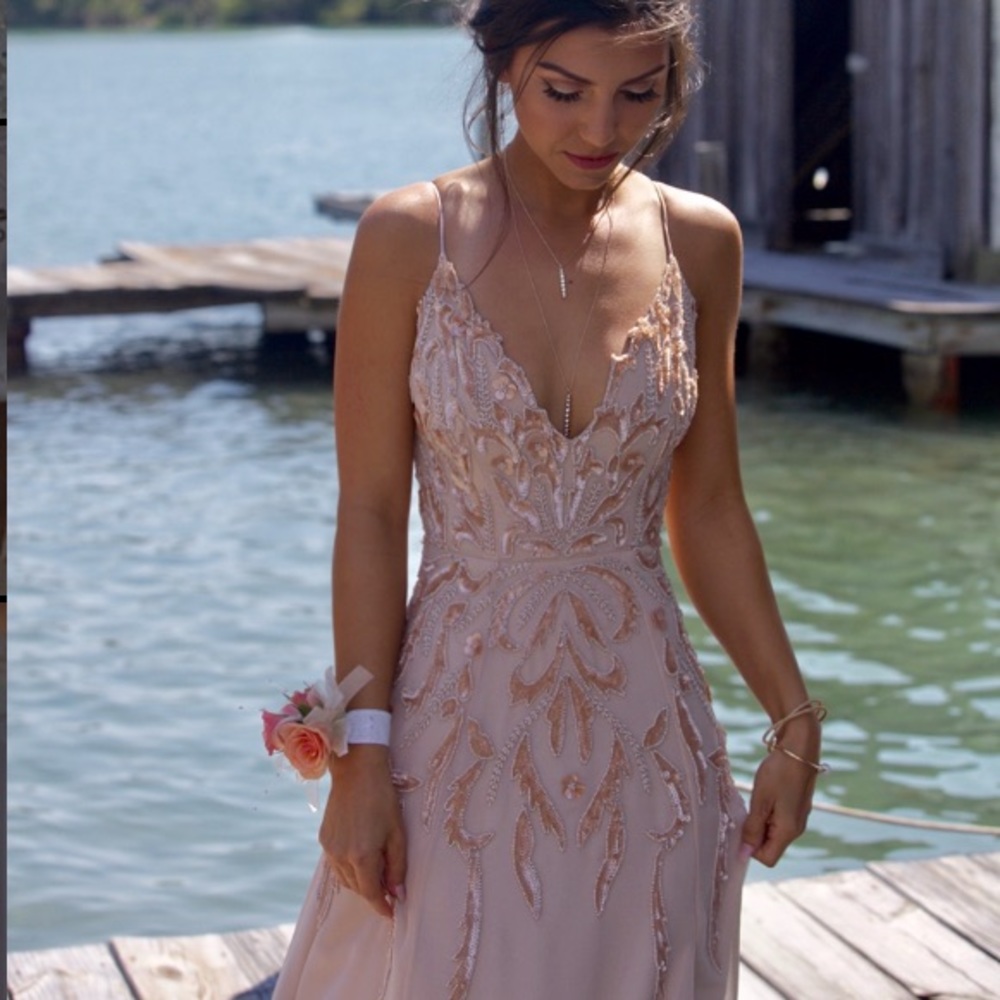 Detailed spaghetti strap dress